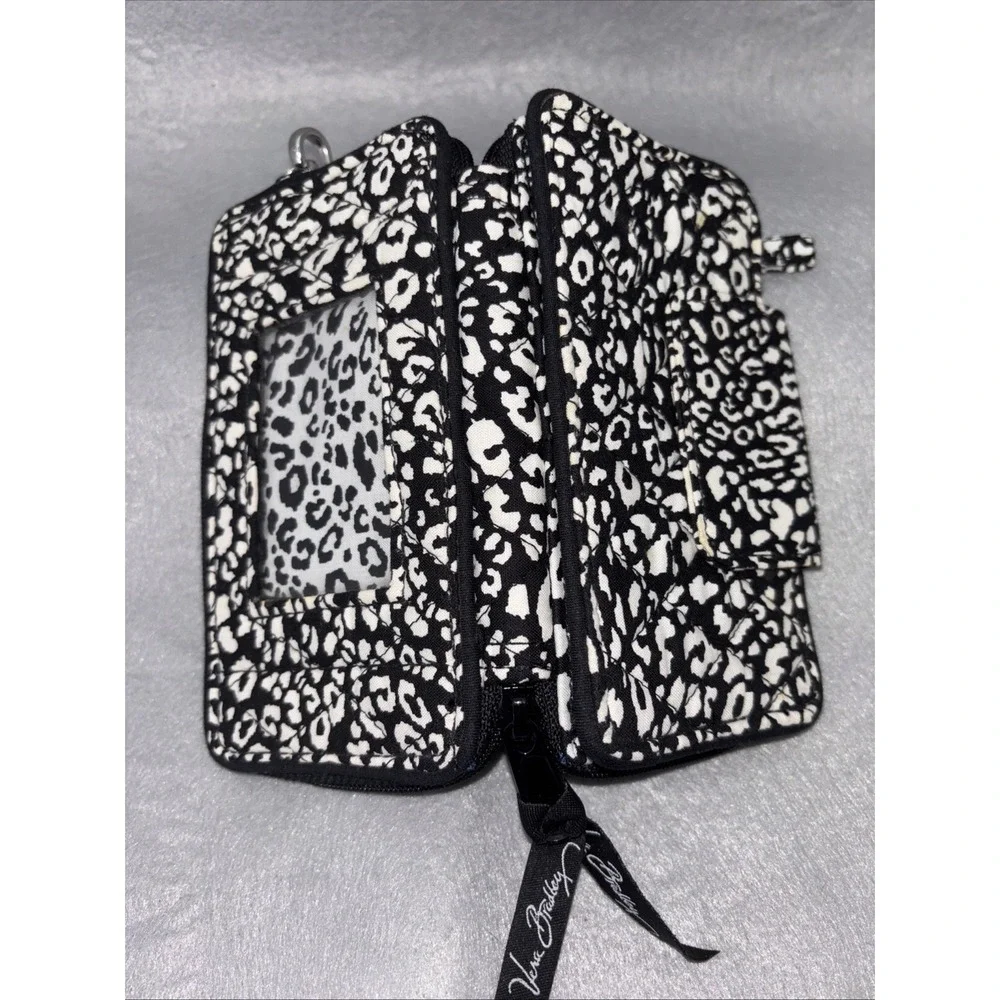 Vera Bradley‎ Camocat Wallet Wristlet Black/White Print Credit Card Slots